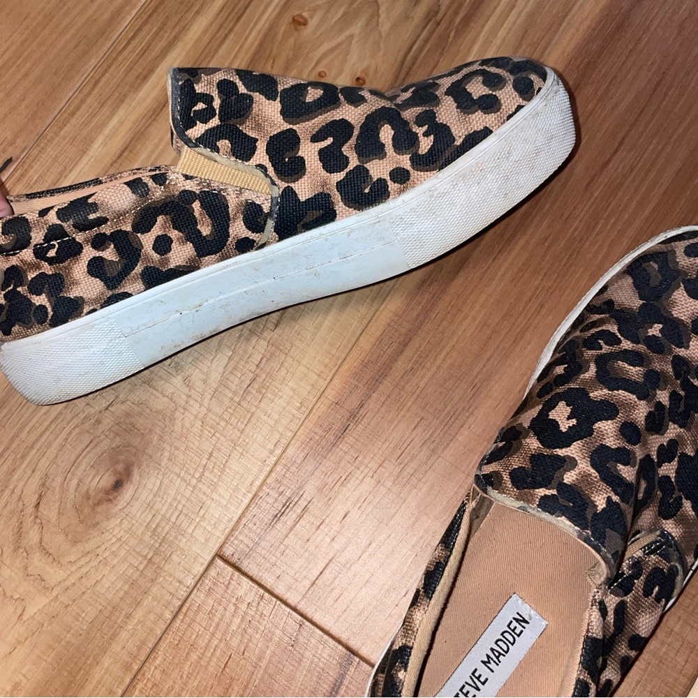 Steven madden slip ons